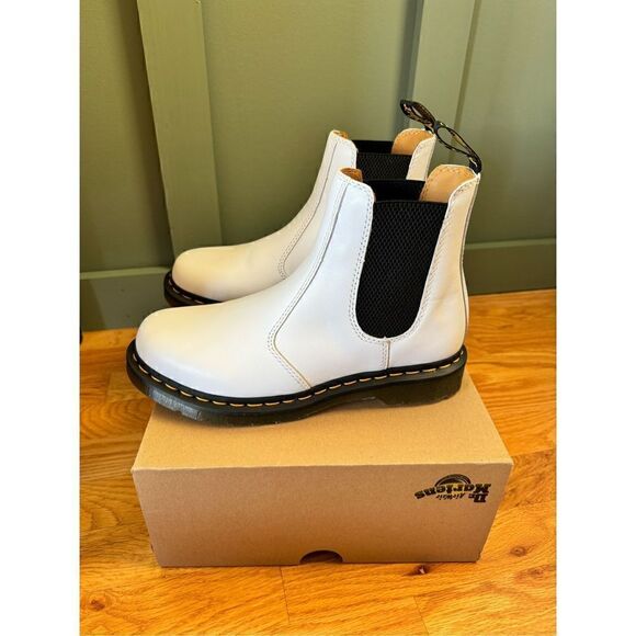 Doc Martens White Softy T Chelsea Boots 2976 Dr. Martens, Women’s Size 9 NIB NEW - Picture 10 of 16